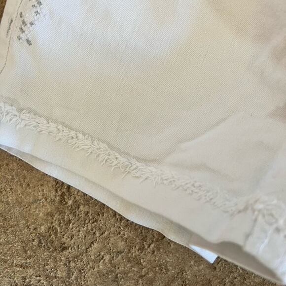 HYDRAULIC white short cotton jeweled  5/6 women's  shorts - Picture 4 of 8